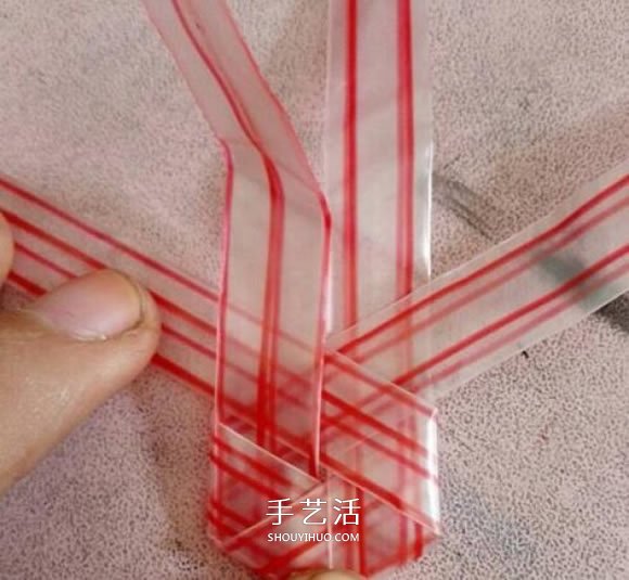吸管折愛心怎么折圖解 吸管愛心的折法步驟 -  rpnrmr.com