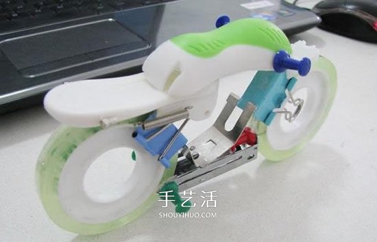 辦公用品手工制作摩托車(chē)模型的方法圖解 -  rpnrmr.com