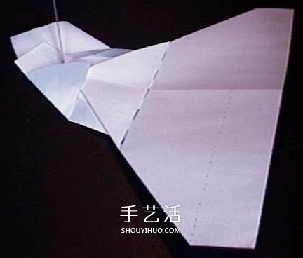 復(fù)仇者紙飛機(jī)的折法 折紙戰(zhàn)斗機(jī)的詳細(xì)圖解 -  rpnrmr.com