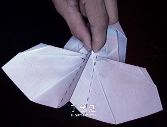 復(fù)仇者紙飛機(jī)的折法 折紙戰(zhàn)斗機(jī)的詳細(xì)圖解 -  rpnrmr.com