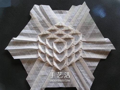 漂亮的平面折紙藝術(shù) 精美平面紙花的折法圖解 -  rpnrmr.com