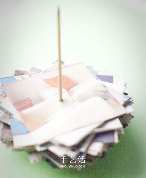 廢報紙舊雜志制作圣誕樹的方法 簡單又漂亮 -  rpnrmr.com