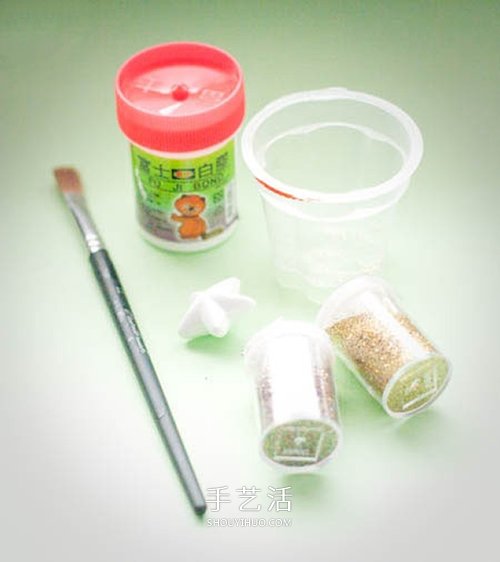 廢報紙舊雜志制作圣誕樹的方法 簡單又漂亮 -  rpnrmr.com