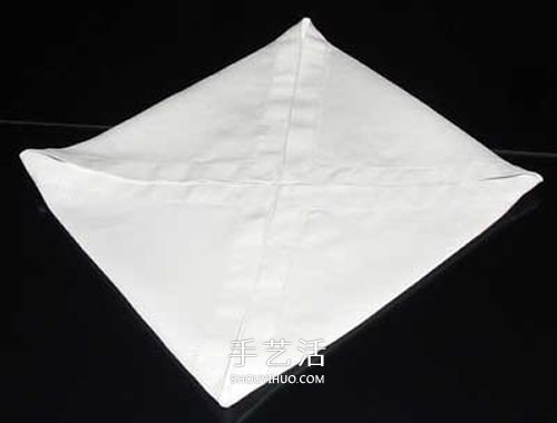 手工餐巾折玫瑰花圖解 漂亮餐具玫瑰花的折法 -  rpnrmr.com