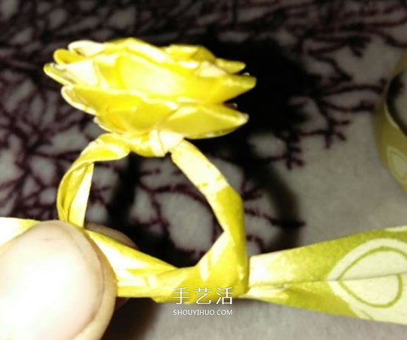 絲帶折玫瑰花戒指圖解 怎么折絲帶玫瑰戒指 -  rpnrmr.com