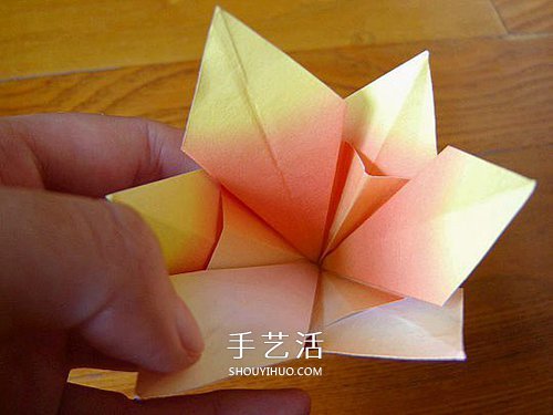 一張紙折百合花圖解 簡單又漂亮百合花折紙 -  rpnrmr.com