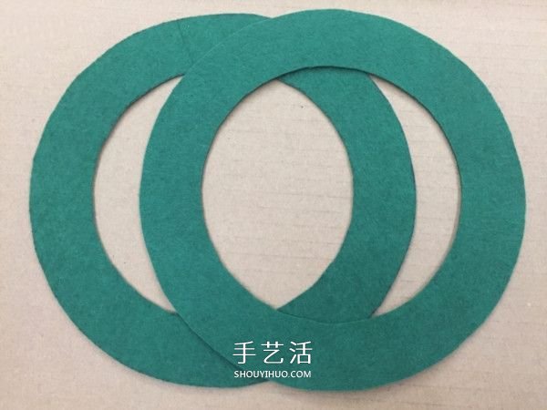 不織布圣誕花環(huán)制作 手工布藝圣誕花環(huán)的做法 -  rpnrmr.com