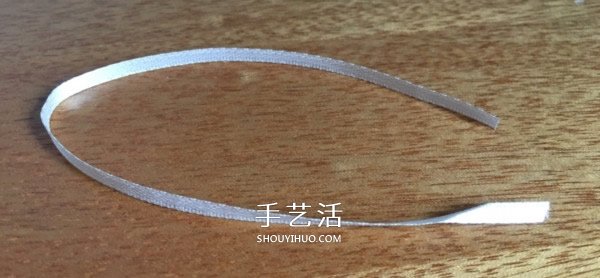 不織布圣誕花環(huán)制作 手工布藝圣誕花環(huán)的做法 -  rpnrmr.com