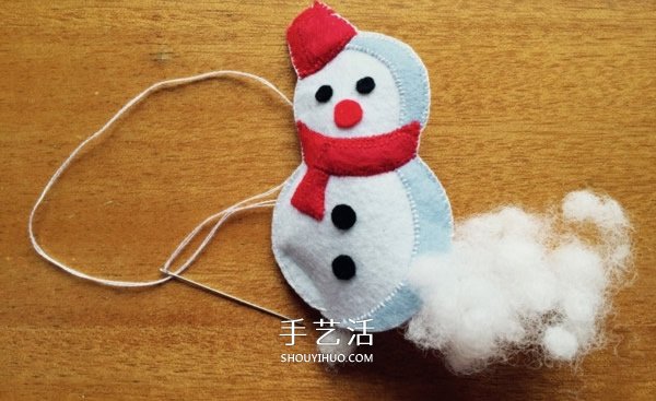 不織布圣誕花環(huán)制作 手工布藝圣誕花環(huán)的做法 -  rpnrmr.com