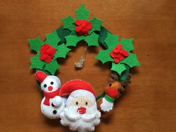不織布圣誕花環(huán)制作 手工布藝圣誕花環(huán)的做法 -  rpnrmr.com