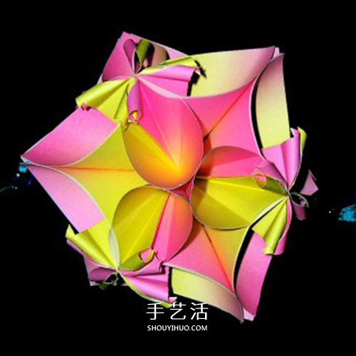 四瓣花的折紙方法圖解 六個(gè)組合成美麗花球 -  rpnrmr.com