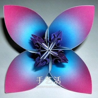 四瓣花的折紙方法圖解 六個(gè)組合成美麗花球 -  rpnrmr.com