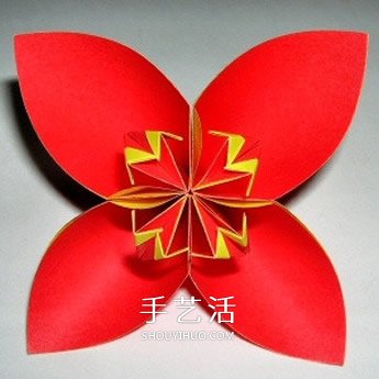 四瓣花的折紙方法圖解 六個(gè)組合成美麗花球 -  rpnrmr.com