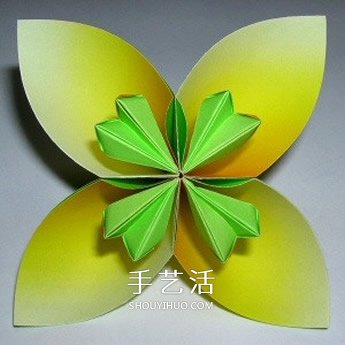 四瓣花的折紙方法圖解 六個(gè)組合成美麗花球 -  rpnrmr.com