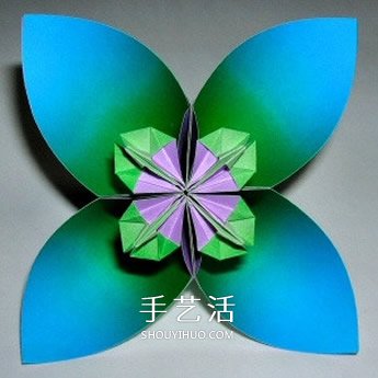 四瓣花的折紙方法圖解 六個(gè)組合成美麗花球 -  rpnrmr.com