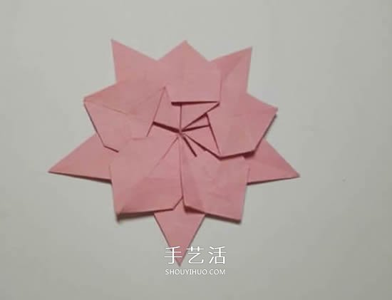 圣誕節(jié)折紙圣誕花圖解 平面圣誕花的折法步驟 -  rpnrmr.com