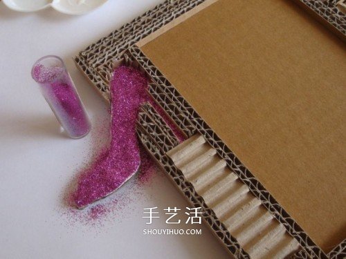 瓦楞紙制作創(chuàng)意相框 硬紙板廢物利用做相框 -  rpnrmr.com