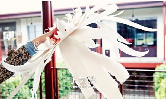 簡(jiǎn)單又漂亮大紙花的做法 可以用作婚禮裝飾 -  rpnrmr.com