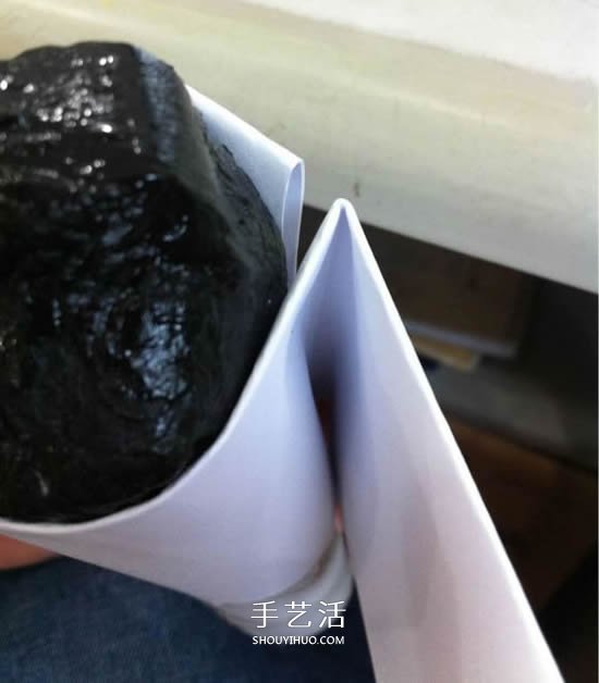 衛(wèi)生紙筒的廢物利用 手工DIY制作衛(wèi)生紙婚紗 -  rpnrmr.com