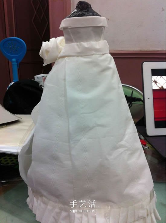 衛(wèi)生紙筒的廢物利用 手工DIY制作衛(wèi)生紙婚紗 -  rpnrmr.com
