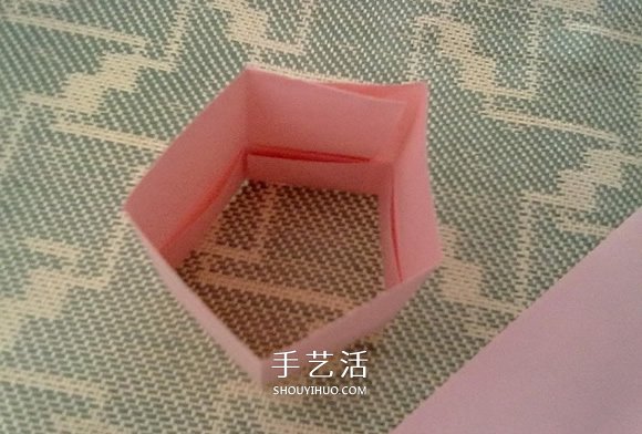 玫瑰紙盒的折法圖解 情人節(jié)漂亮禮品盒的折法 -  rpnrmr.com
