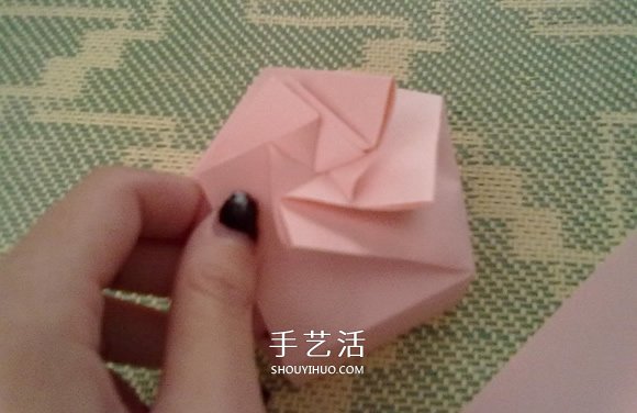 玫瑰紙盒的折法圖解 情人節(jié)漂亮禮品盒的折法 -  rpnrmr.com
