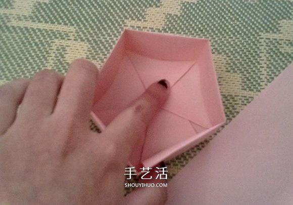 玫瑰紙盒的折法圖解 情人節(jié)漂亮禮品盒的折法 -  rpnrmr.com