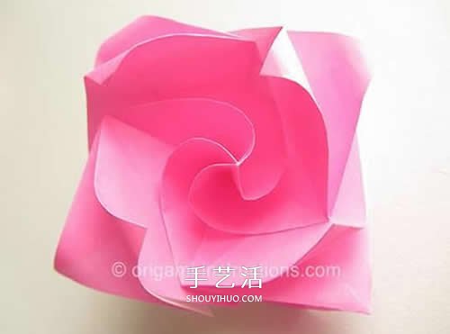 旋轉(zhuǎn)玫瑰怎么折圖解 手工旋轉(zhuǎn)的玫瑰花折紙 -  rpnrmr.com