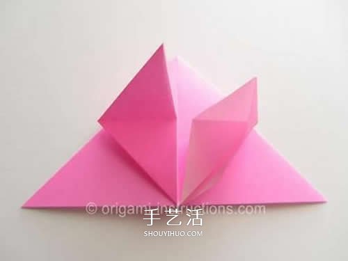 旋轉(zhuǎn)玫瑰怎么折圖解 手工旋轉(zhuǎn)的玫瑰花折紙 -  rpnrmr.com