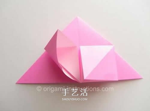 旋轉(zhuǎn)玫瑰怎么折圖解 手工旋轉(zhuǎn)的玫瑰花折紙 -  rpnrmr.com