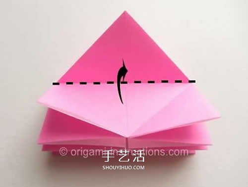 旋轉(zhuǎn)玫瑰怎么折圖解 手工旋轉(zhuǎn)的玫瑰花折紙 -  rpnrmr.com