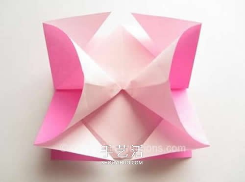 旋轉(zhuǎn)玫瑰怎么折圖解 手工旋轉(zhuǎn)的玫瑰花折紙 -  rpnrmr.com