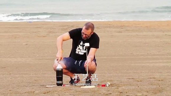 創(chuàng)意水火箭的做法圖解 讓可樂瓶一飛沖天！ -  rpnrmr.com