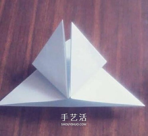 卷紙玫瑰怎么折圖解 簡(jiǎn)易版紙玫瑰的折法過程 -  rpnrmr.com