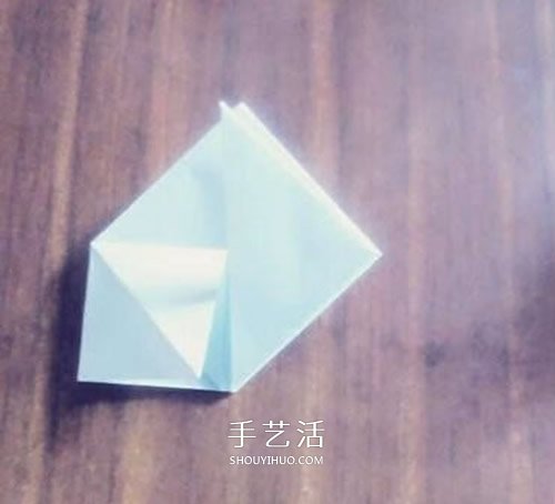 卷紙玫瑰怎么折圖解 簡(jiǎn)易版紙玫瑰的折法過程 -  rpnrmr.com