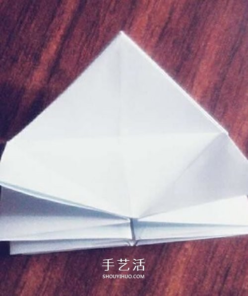 卷紙玫瑰怎么折圖解 簡(jiǎn)易版紙玫瑰的折法過程 -  rpnrmr.com