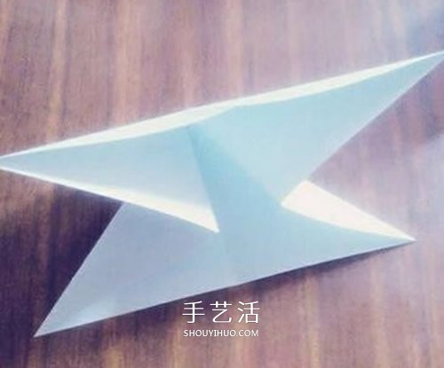 卷紙玫瑰怎么折圖解 簡(jiǎn)易版紙玫瑰的折法過程 -  rpnrmr.com