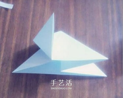 卷紙玫瑰怎么折圖解 簡(jiǎn)易版紙玫瑰的折法過程 -  rpnrmr.com