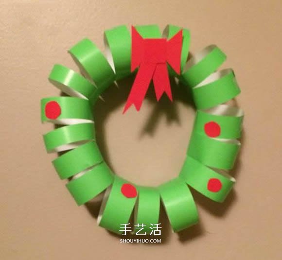 彩紙手工制作圣誕花環(huán) 幼兒做圣誕節(jié)花環(huán)教程 -  rpnrmr.com