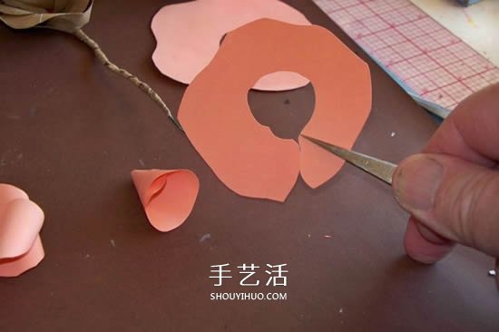 卡紙玫瑰花的做法圖解 簡單彩色紙玫瑰制作 -  rpnrmr.com