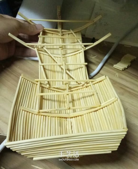 古代戰(zhàn)船模型手工制作 純以一次性筷子完成 -  rpnrmr.com