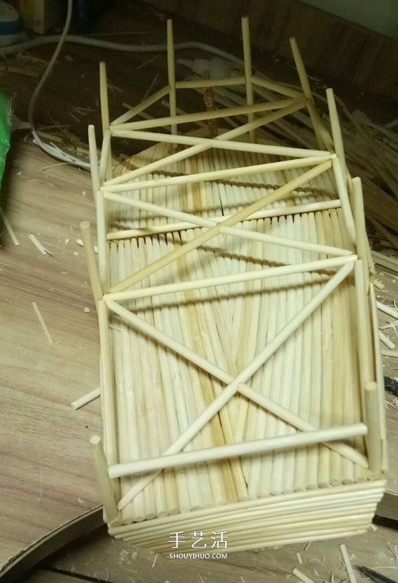 古代戰(zhàn)船模型手工制作 純以一次性筷子完成 -  rpnrmr.com