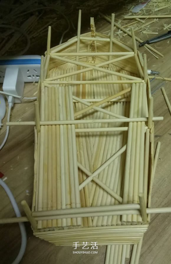 古代戰(zhàn)船模型手工制作 純以一次性筷子完成 -  rpnrmr.com