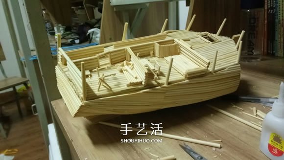 古代戰(zhàn)船模型手工制作 純以一次性筷子完成 -  rpnrmr.com