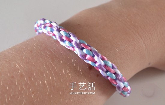 怎么編織彩色手鏈圖解 四根繩編手鏈的方法 -  rpnrmr.com