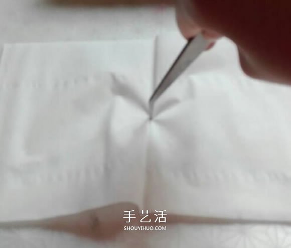 一張餐巾紙折玫瑰花 只需幾分鐘就可以搞定 -  rpnrmr.com