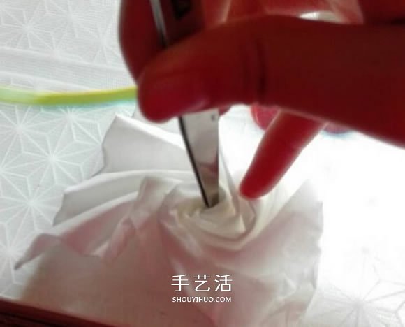 一張餐巾紙折玫瑰花 只需幾分鐘就可以搞定 -  rpnrmr.com