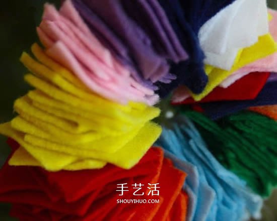 不織布做多彩圣誕花環(huán) 最簡(jiǎn)單布藝圣誕花環(huán)DIY -  rpnrmr.com