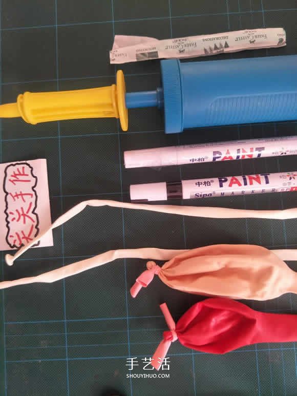 給孩子的圣誕禮物：手拿氣球圣誕老人的做法 -  rpnrmr.com