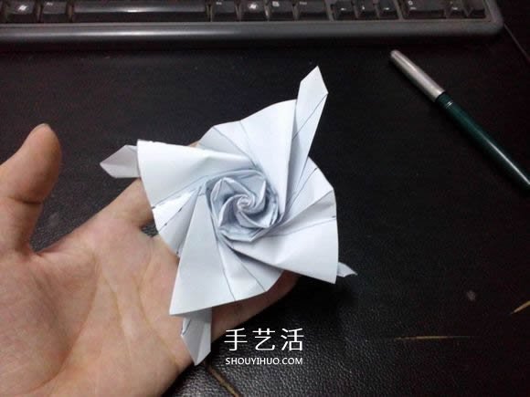 妮妮玫瑰的折法圖解 手工漂亮紙玫瑰折紙步驟 -  rpnrmr.com